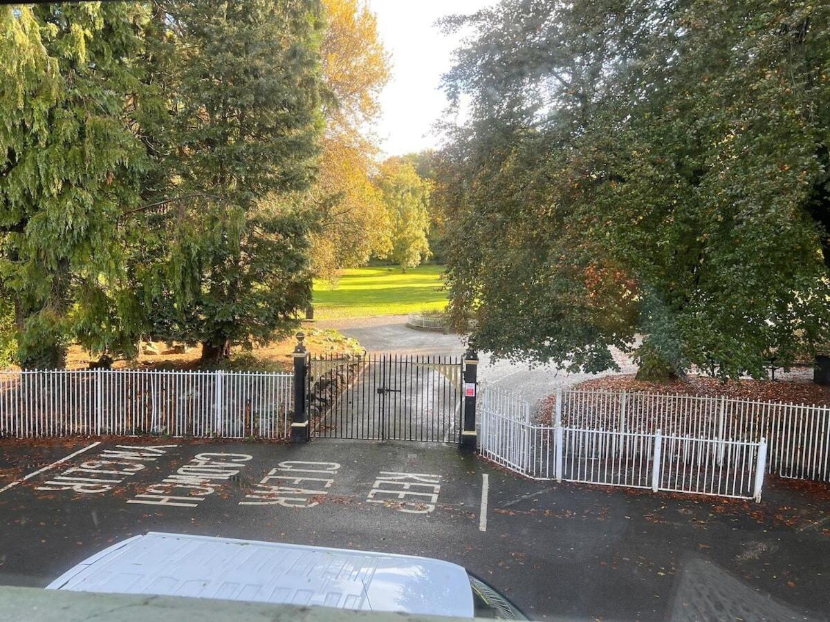6 - Central Location - Entire House - Free Parking Merthyr Tydfil Extérieur photo