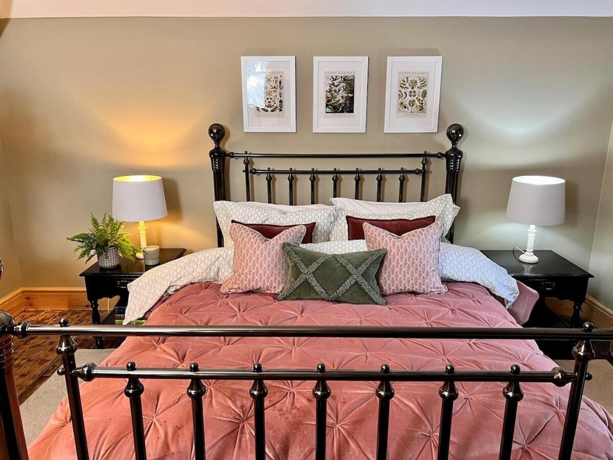 6 - Central Location - Entire House - Free Parking Merthyr Tydfil Extérieur photo