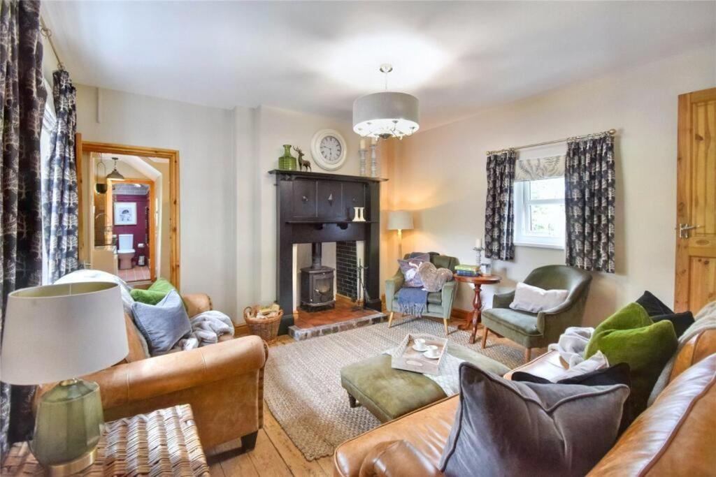 6 - Central Location - Entire House - Free Parking Merthyr Tydfil Extérieur photo