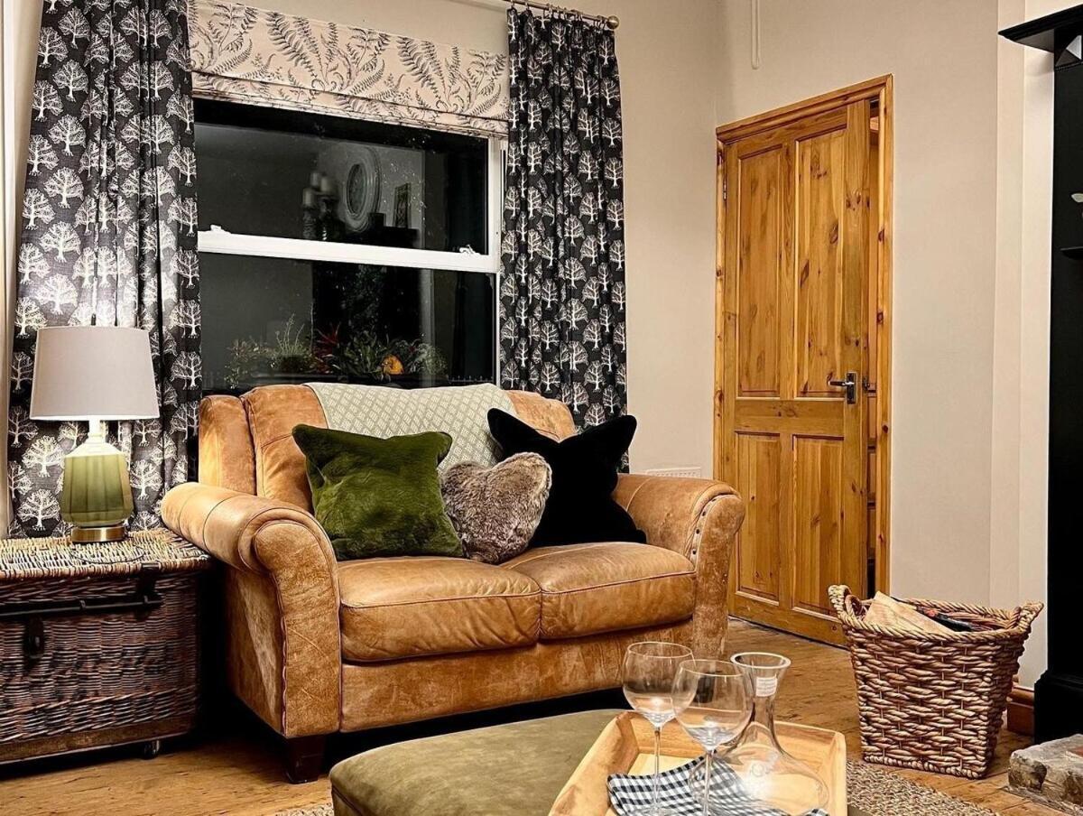 6 - Central Location - Entire House - Free Parking Merthyr Tydfil Extérieur photo