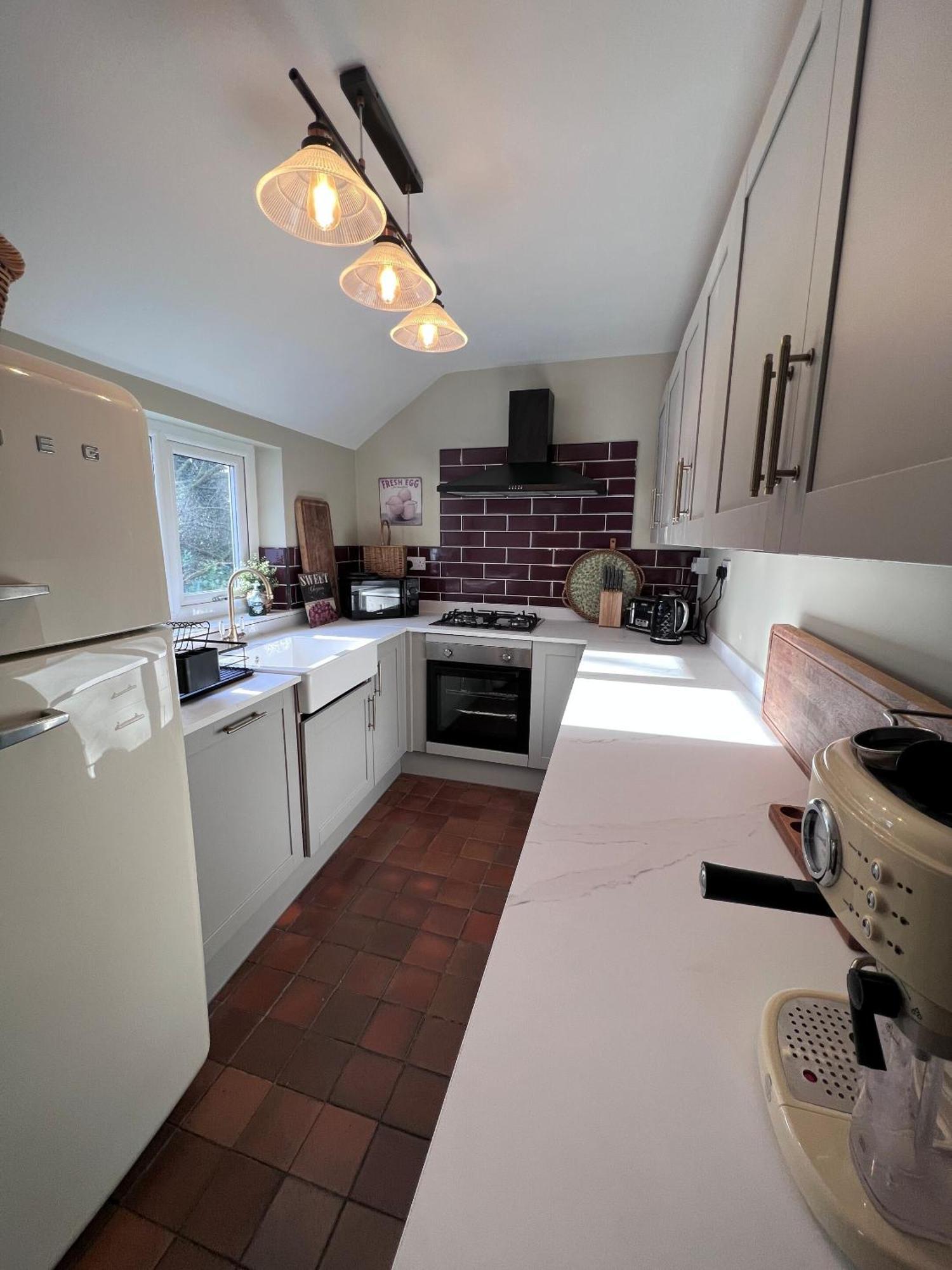 6 - Central Location - Entire House - Free Parking Merthyr Tydfil Extérieur photo